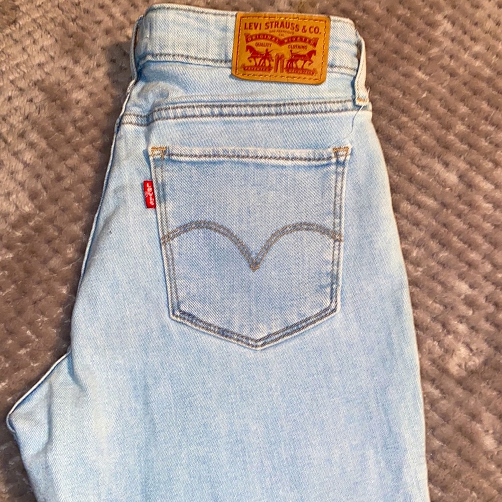 Levi’s 711 light distressed